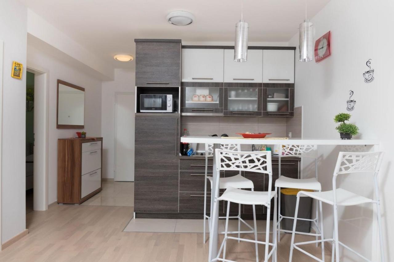 Michelle Apartamento Crikvenica Exterior foto