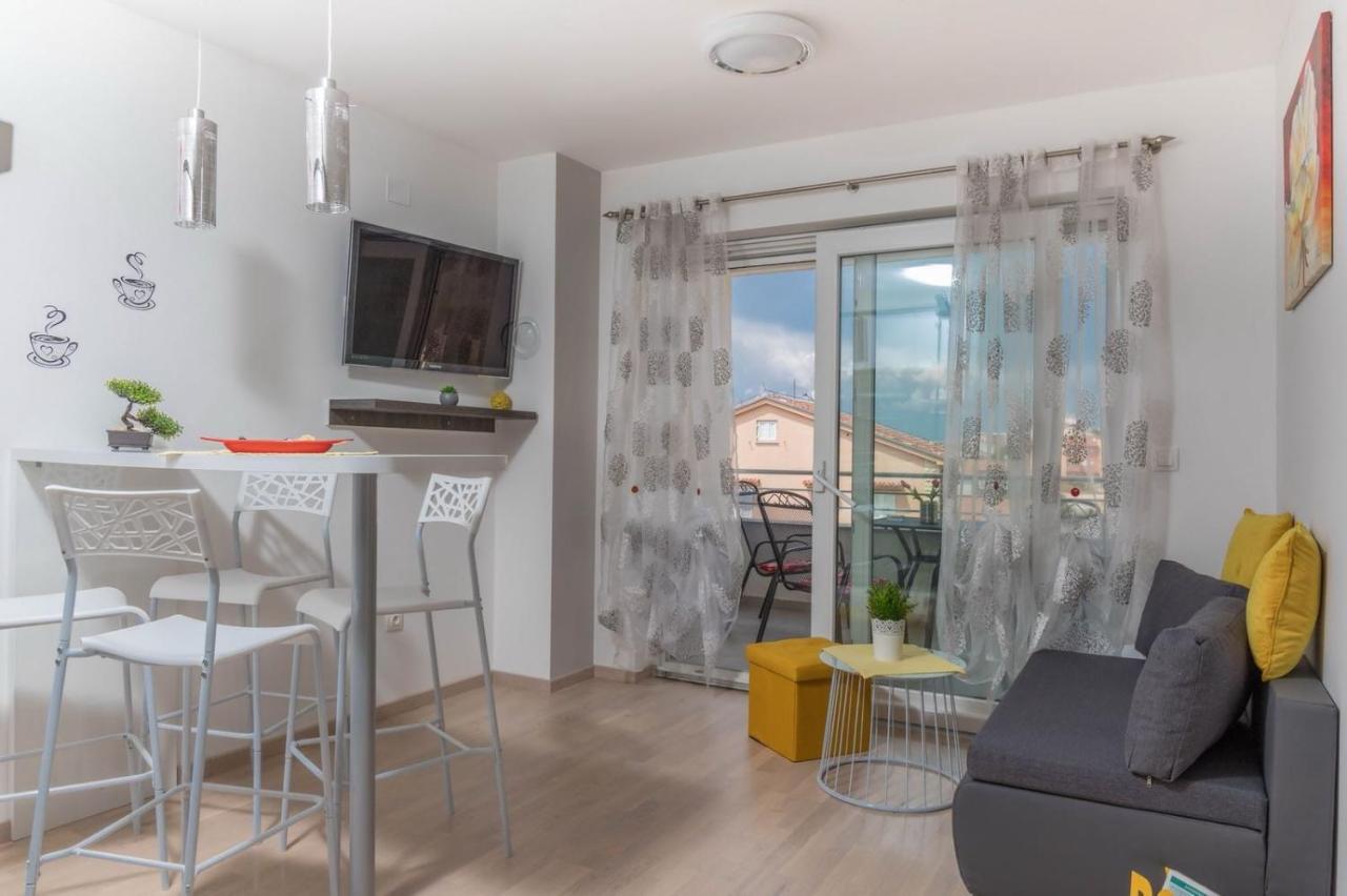 Michelle Apartamento Crikvenica Exterior foto