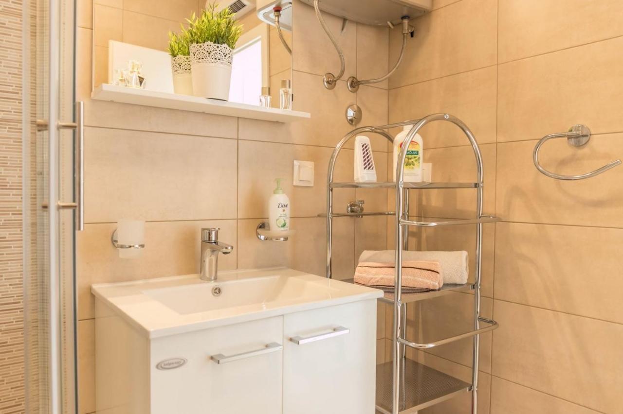 Michelle Apartamento Crikvenica Exterior foto