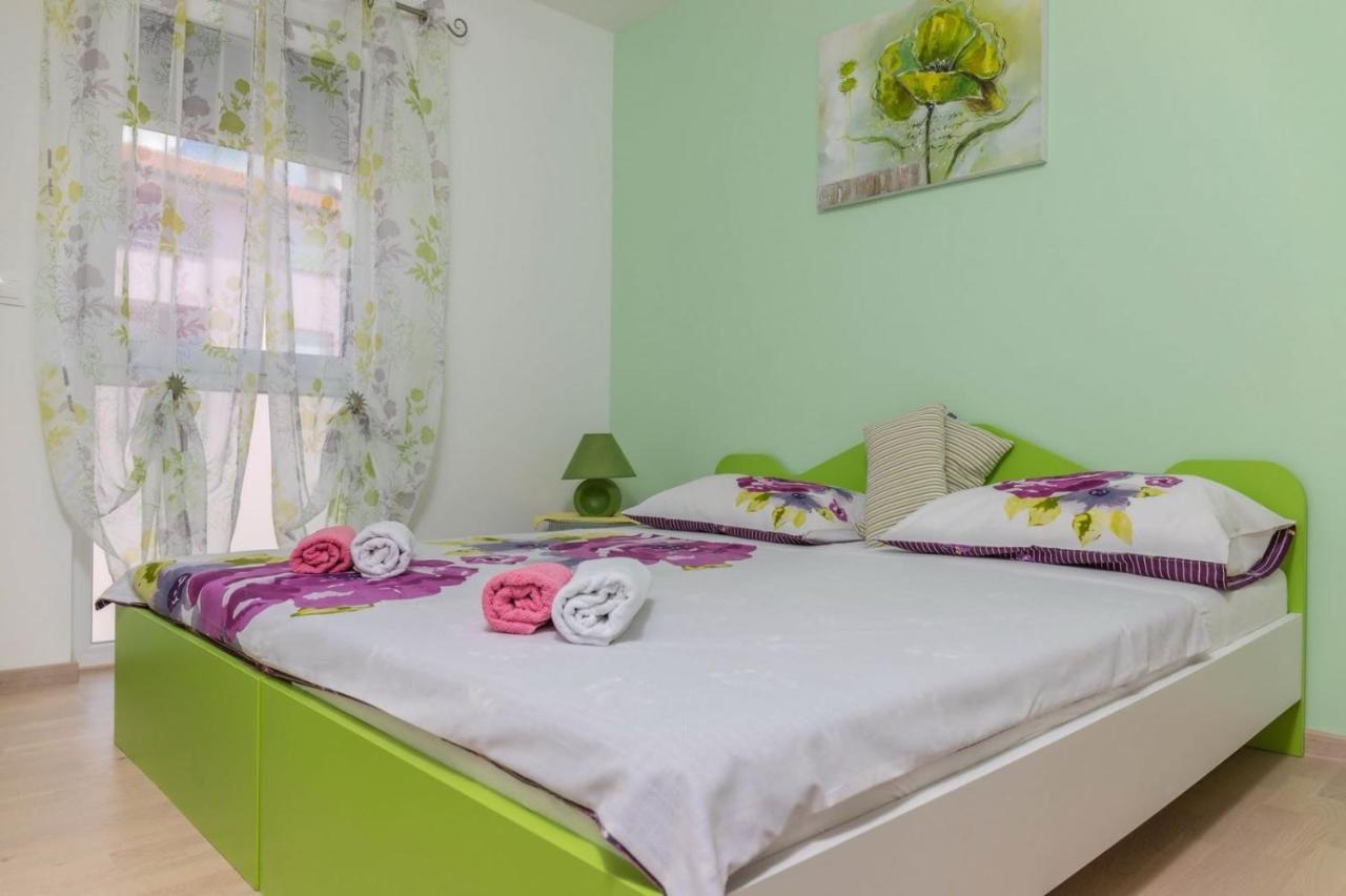 Michelle Apartamento Crikvenica Exterior foto