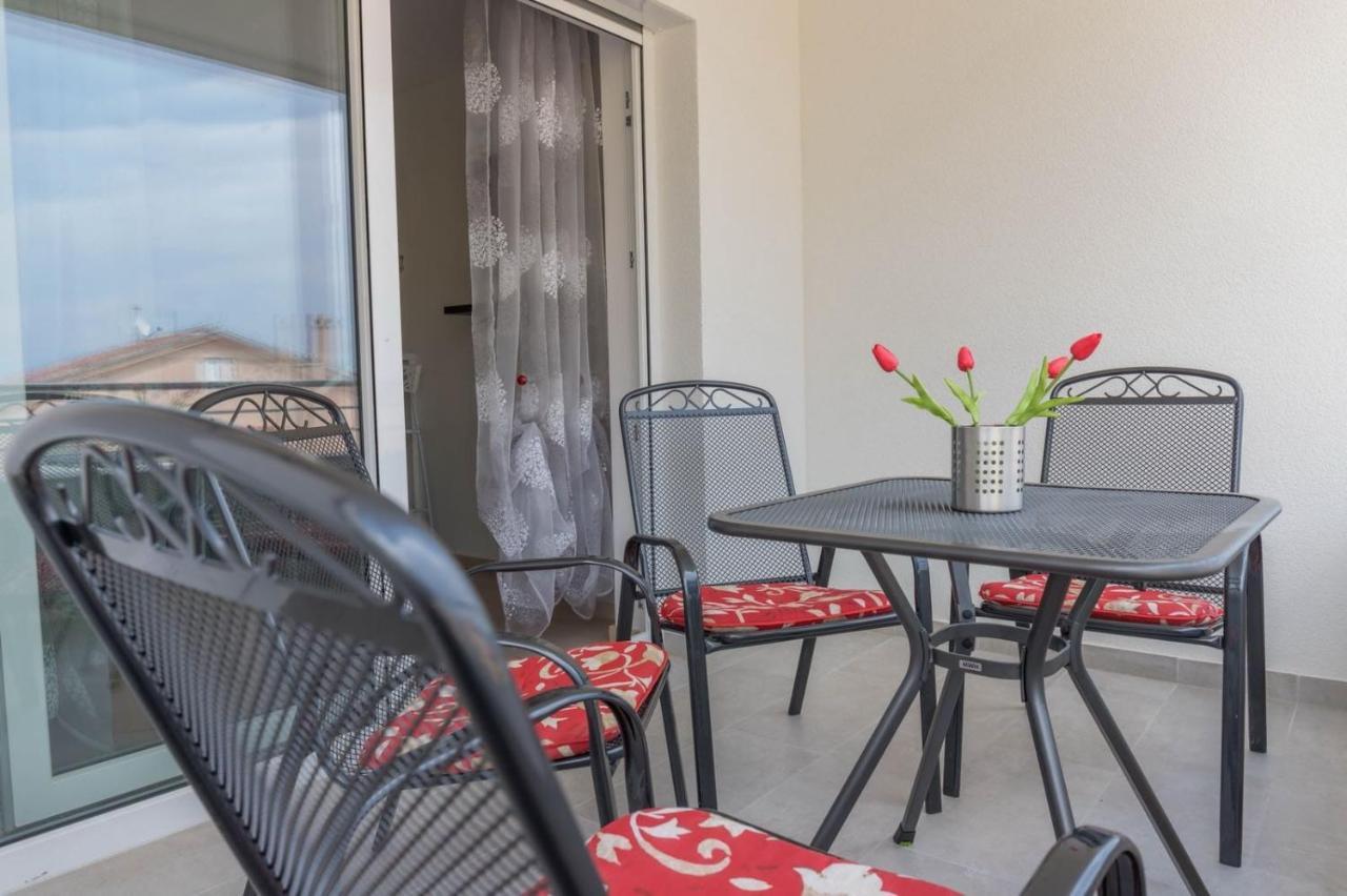 Michelle Apartamento Crikvenica Exterior foto
